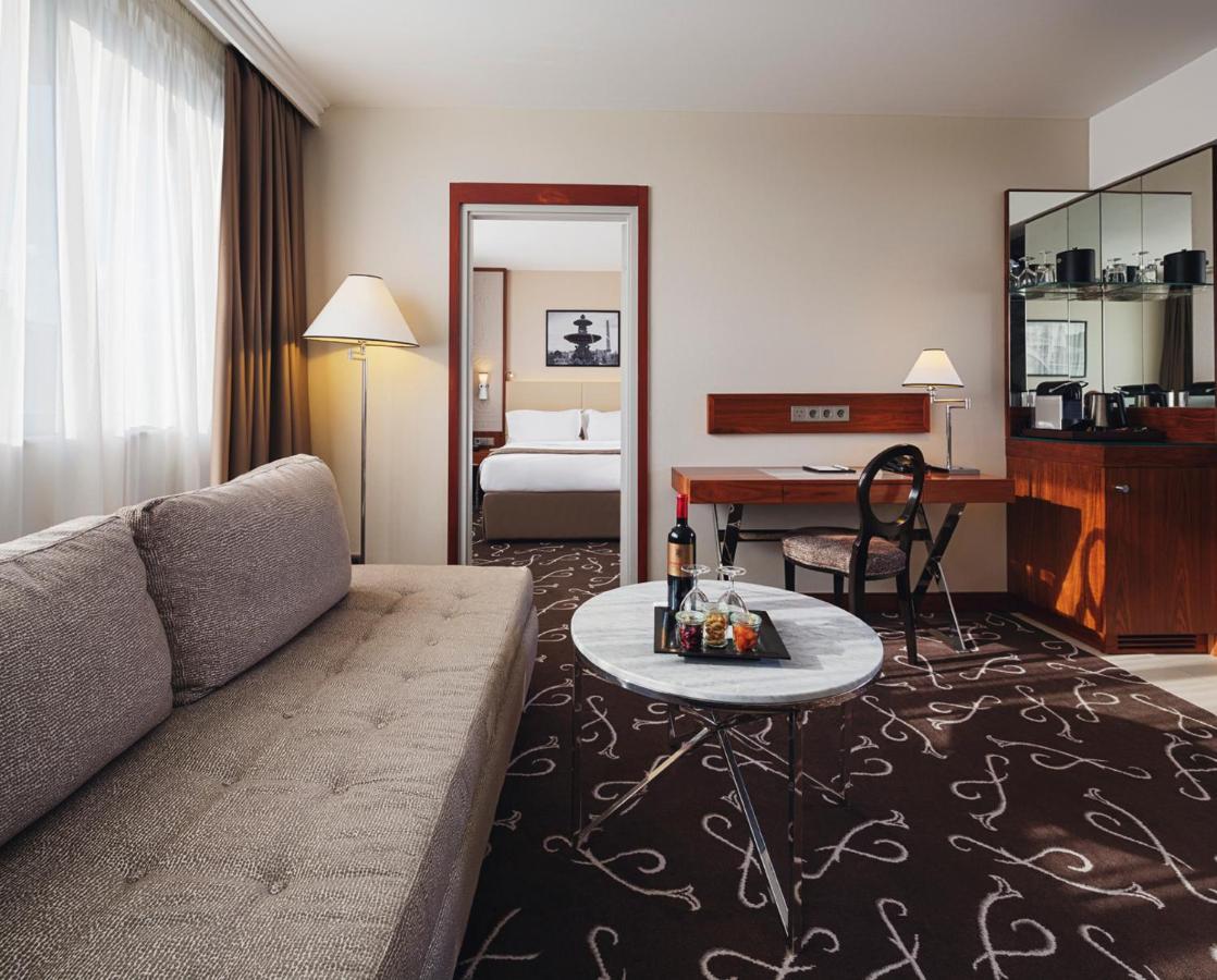 Crowne Plaza Paris - Neuilly, An Ihg Hotel Eksteriør billede